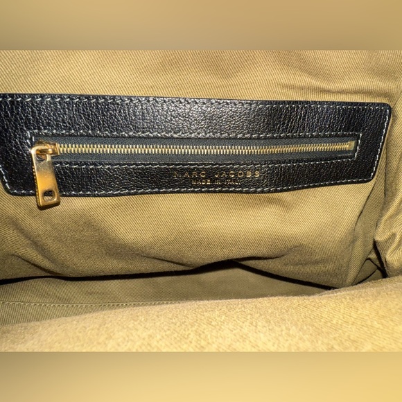 Marc Jacobs Stam Bag Black Quilted Leather Handbag with Gold Chain - Picture 9 of 13